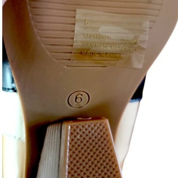 NWOT Cape Robbin Dumpa in Black Short Boots with Gold Fire Design - Boot Scootin - Picture 8 of 9